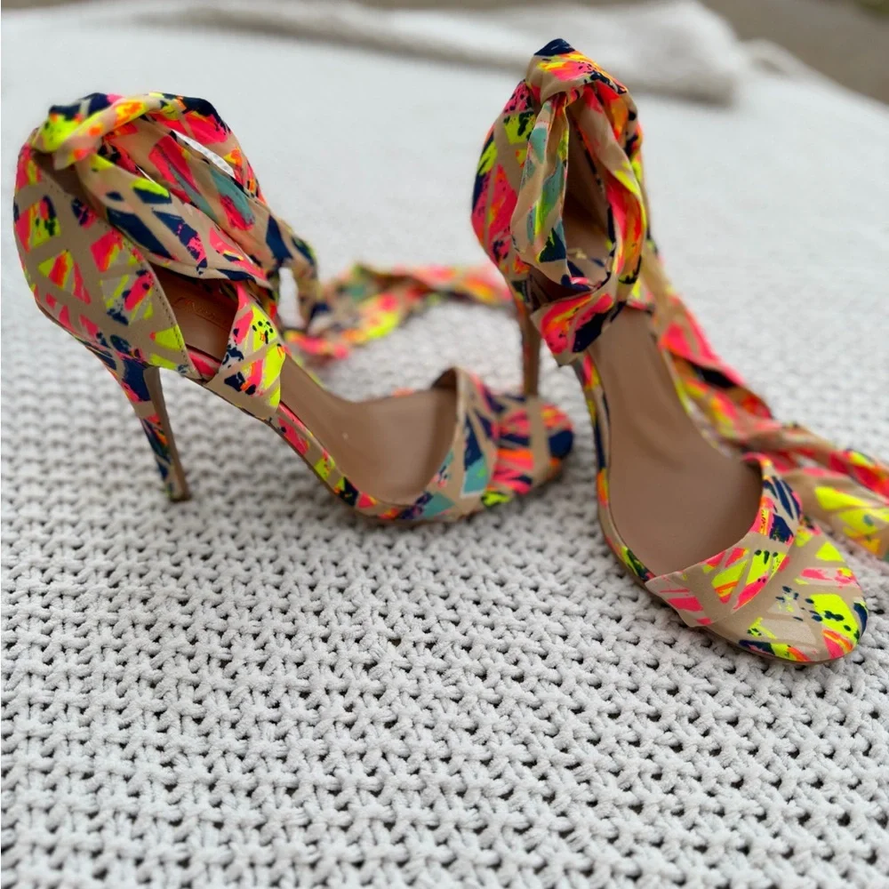 Anne Michelle Vibrant Neon Patterned Wrap Up Ankle Heels Size 8 NEW - Picture 2 of 7